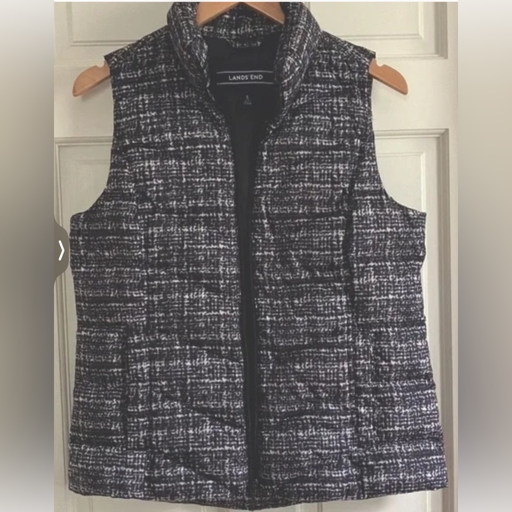 Lands End down filled black/white 600 puffer vest.EUC